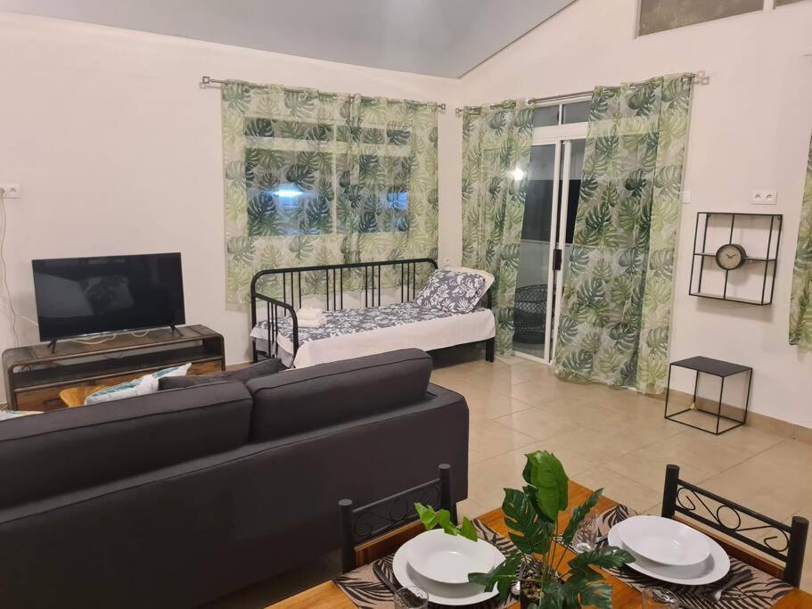 Taharu'U Guest House By The Beach Papara Екстериор снимка